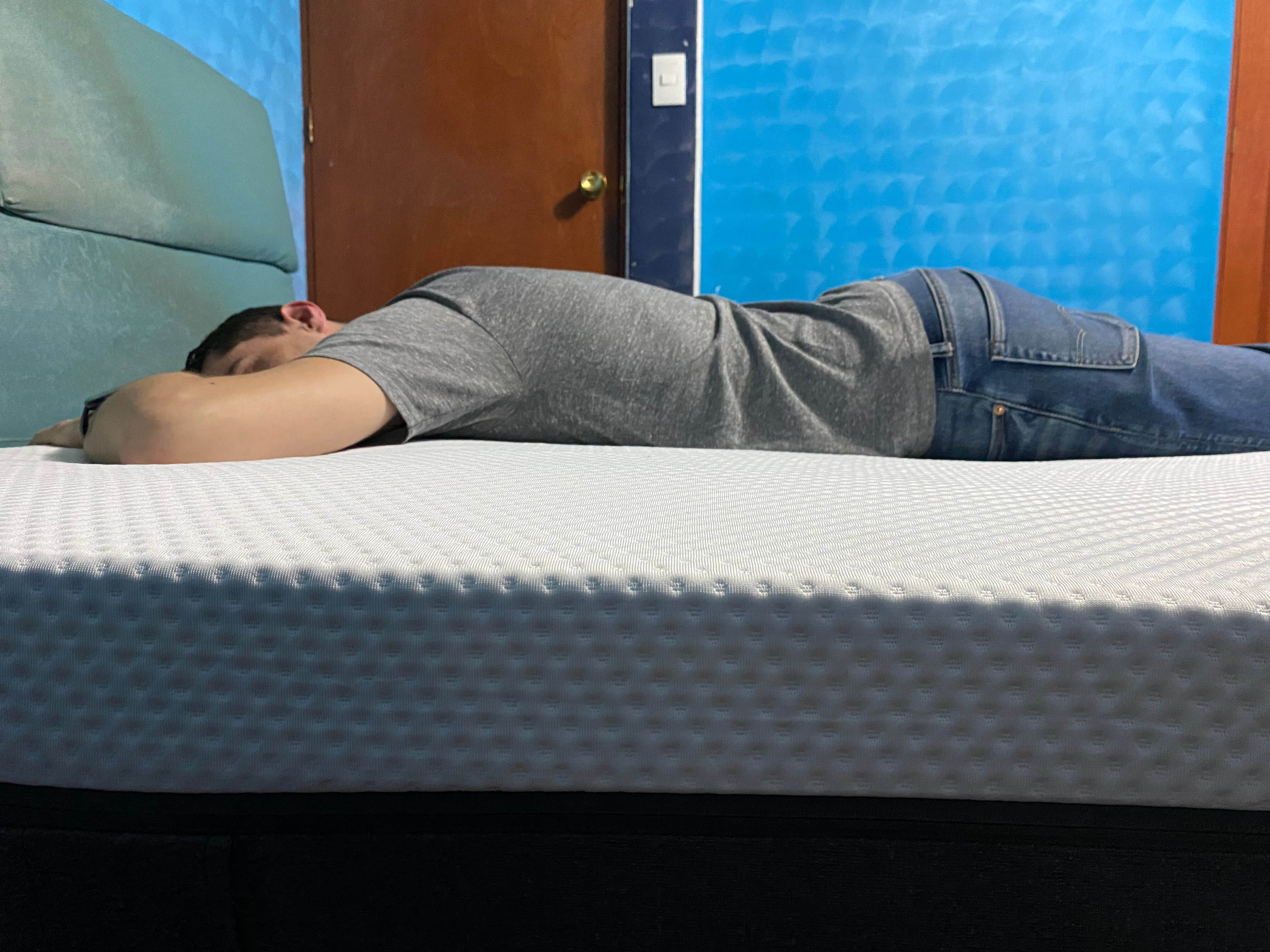 colchon emma hybrid premium boca abajo